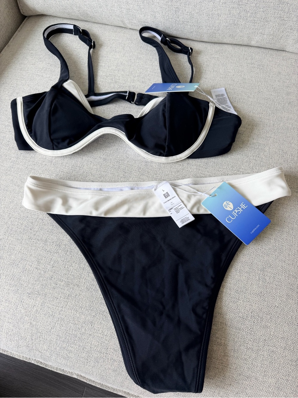 Women's Cupshe Contrast White Trim Bikini Set - Size L (New with Tags)
